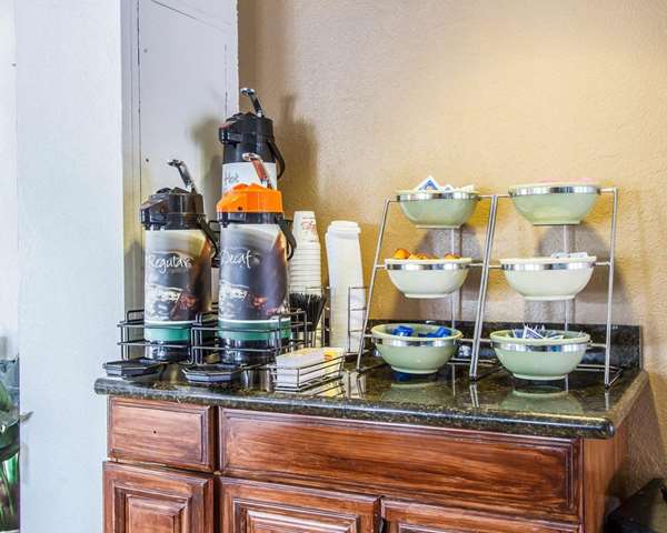 Amenities - Quality Inn Downtown Tucson - I-10, Exit 259