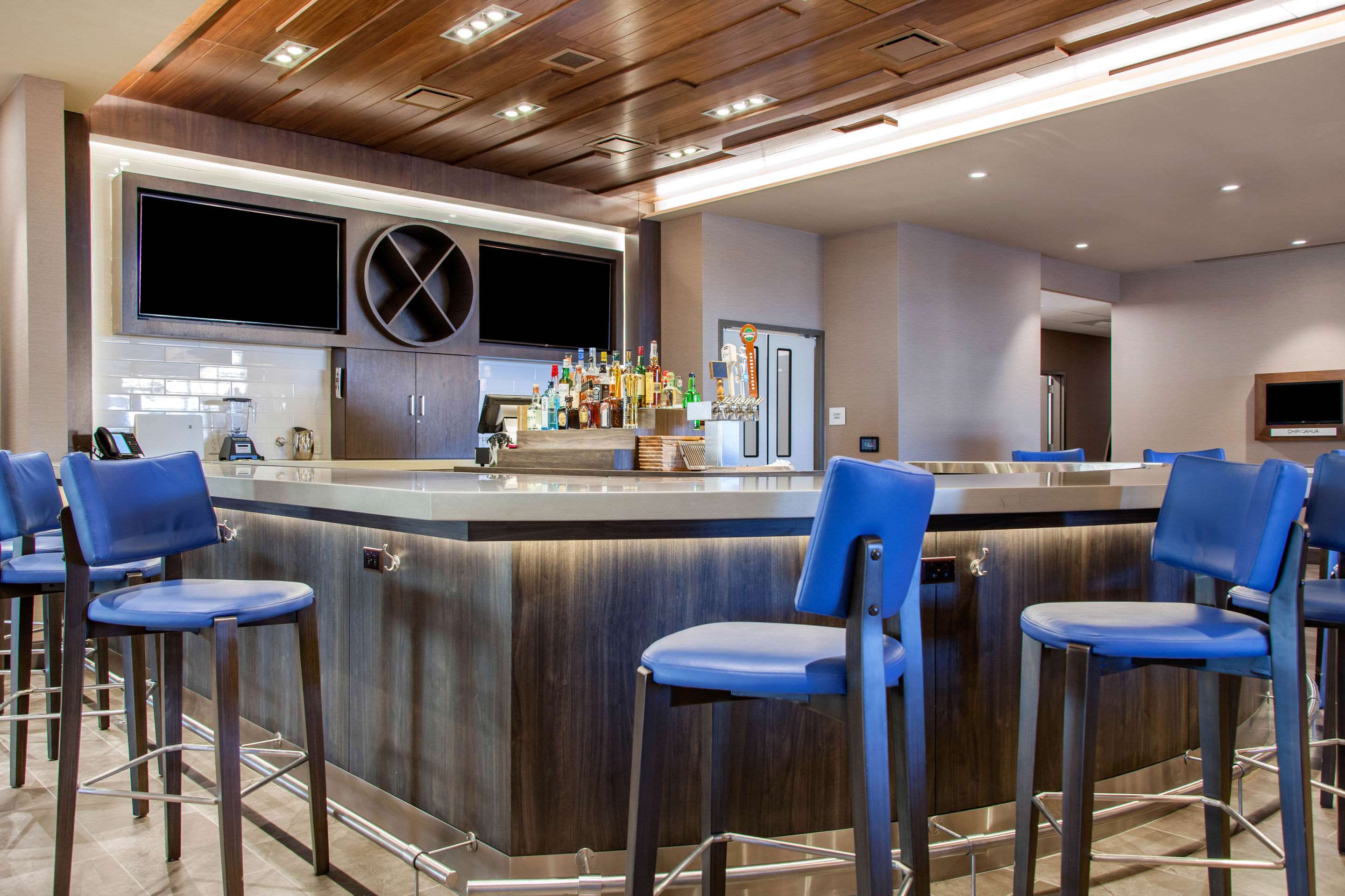 Hotel bar | Cambria Hotel Phoenix - North Scottsdale
