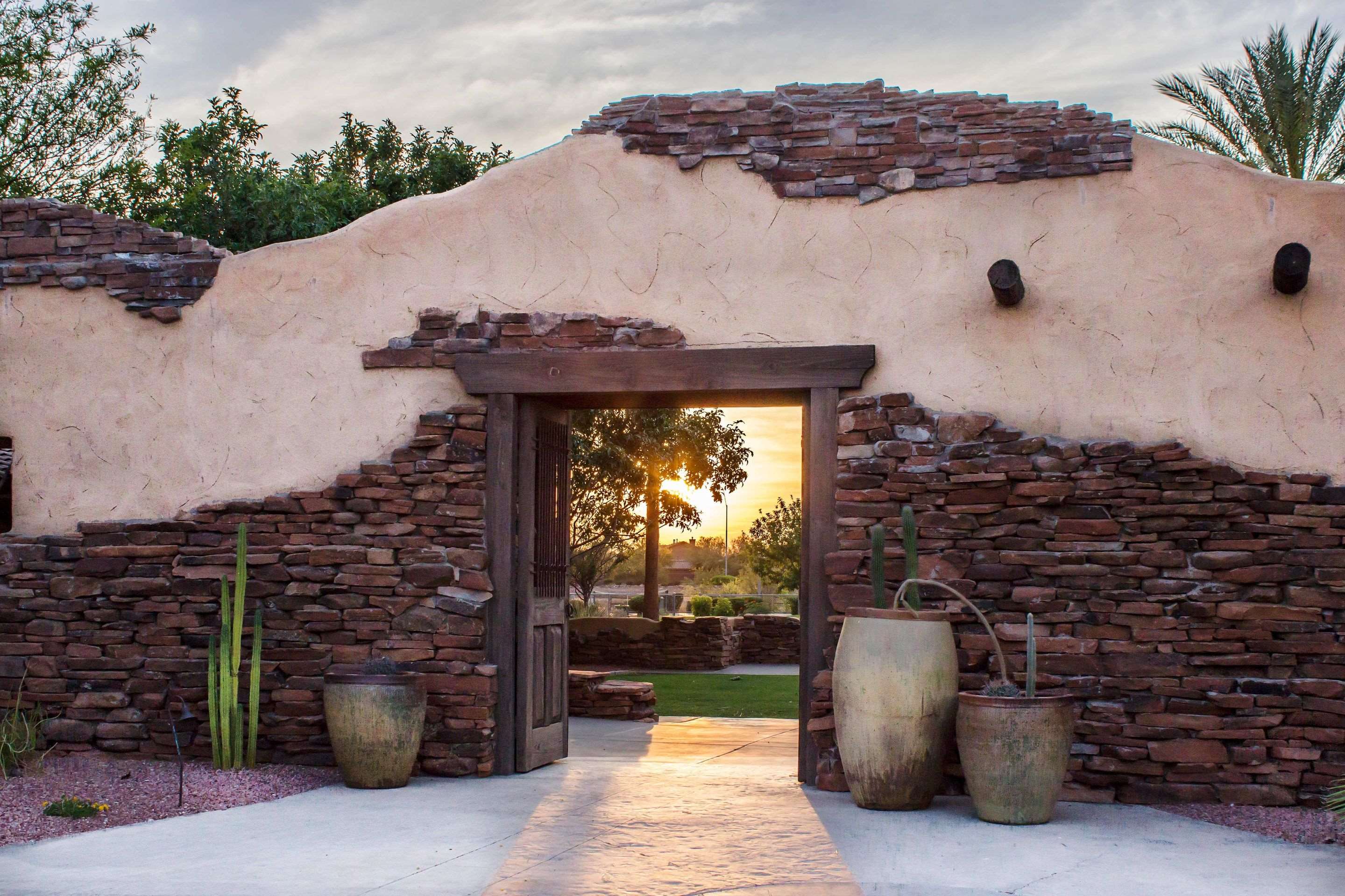 Beautifully landscaped hotel | Bluegreen Cibola Vista Resort and Spa, an Ascend Resort