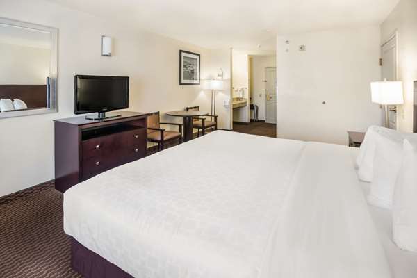  - Clarion Inn Page