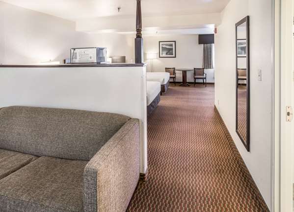 Suite - Clarion Inn Page