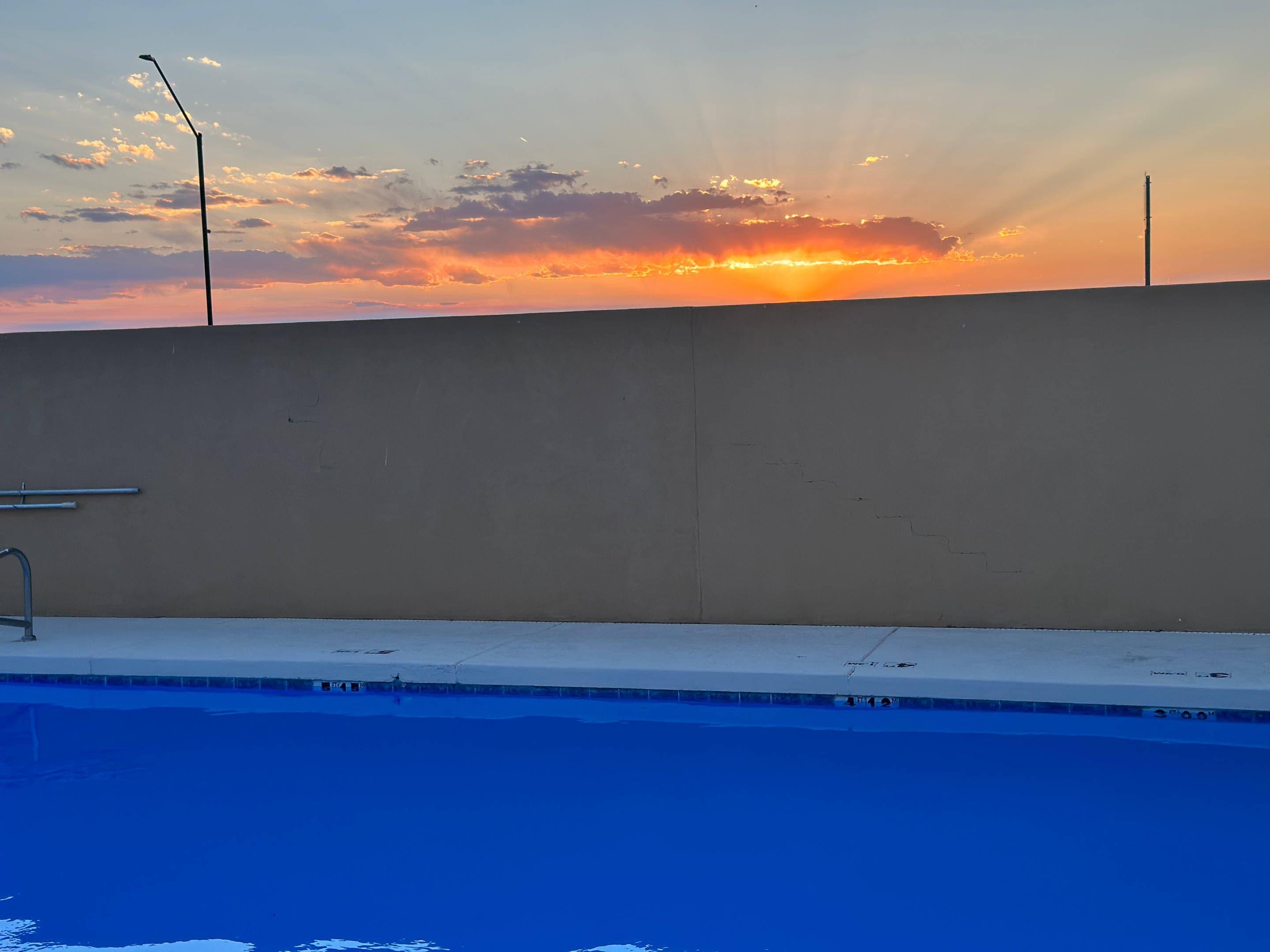 Outdoor pool | Quality Inn Holbrook Petrified Forest