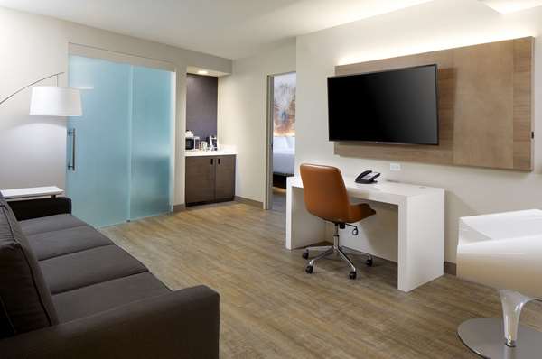 Suite - Cambria Hotel Fashion Center Chandler