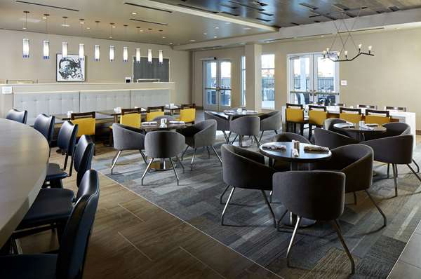 Restaurant - Cambria Hotel Fashion Center Chandler