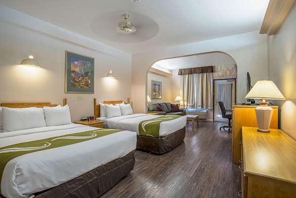 Suite - Quality Inn & Suites Youngtown