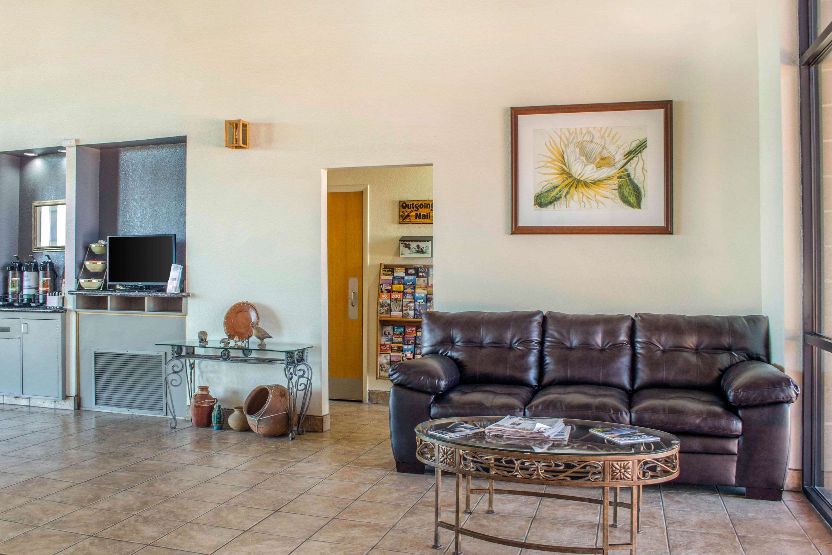 Lobby with sitting area
