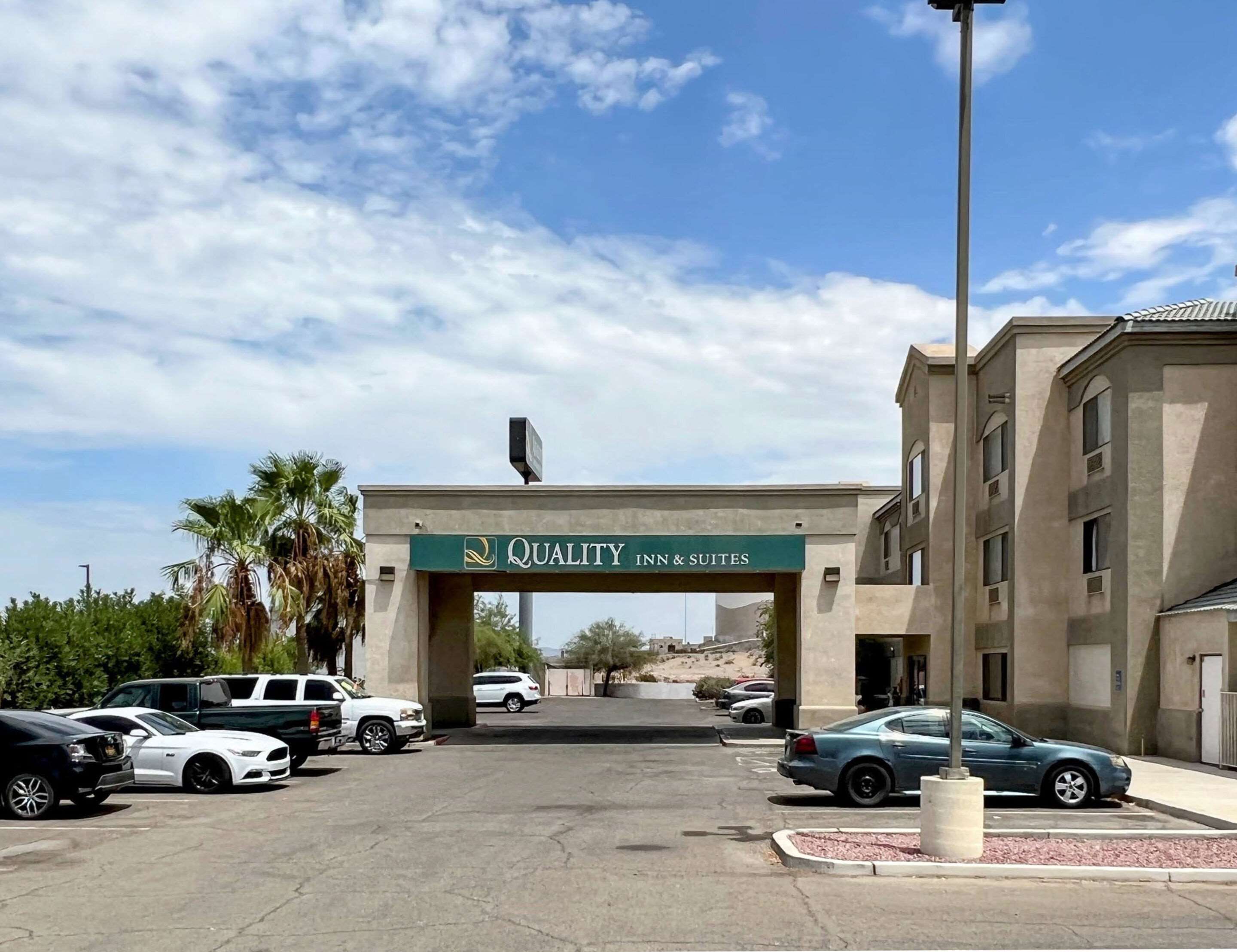 Hotel exterior | Quality Inn & Suites Yuma