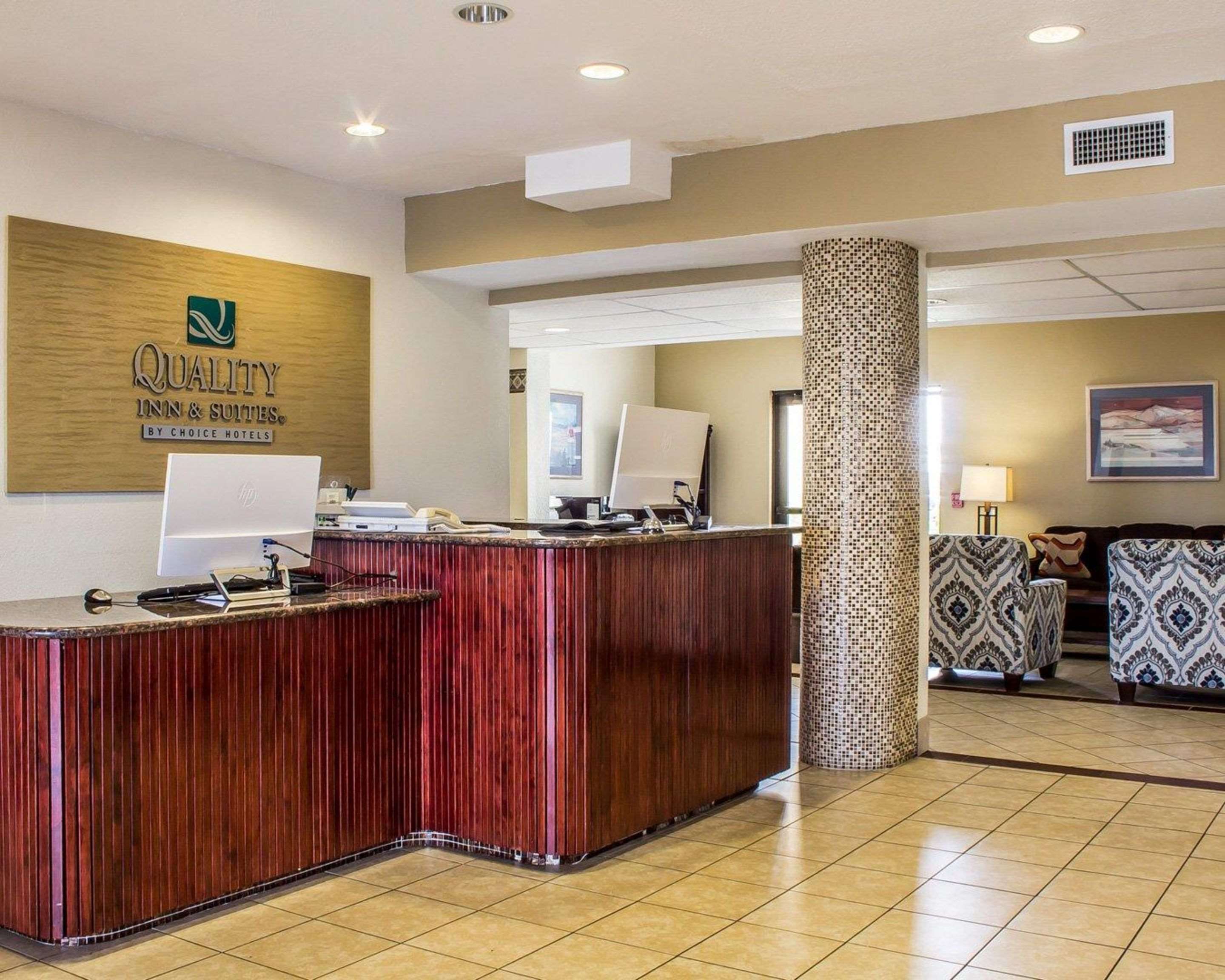 Hotel lobby | Quality Inn & Suites Yuma