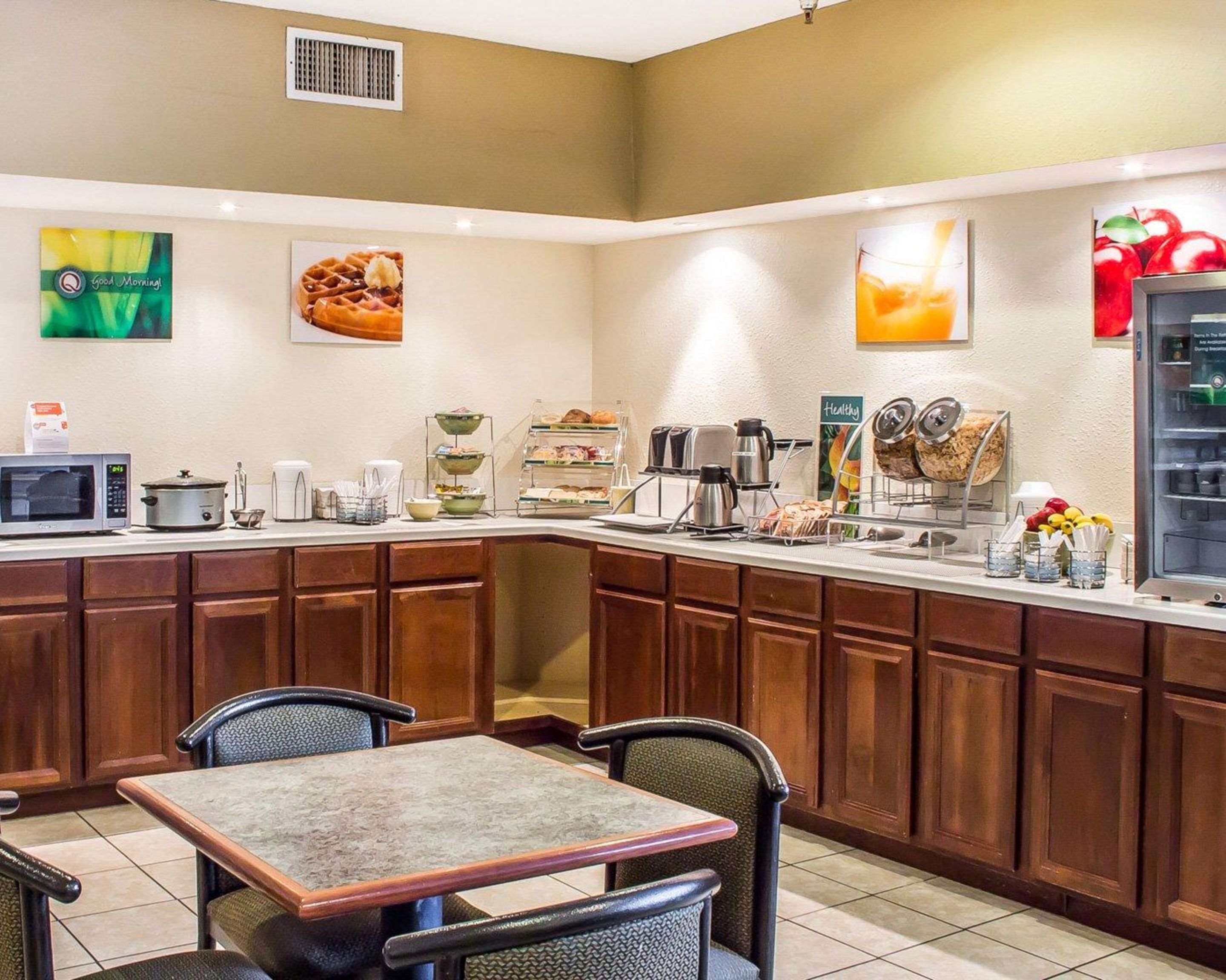 Spacious breakfast area | Quality Inn & Suites Yuma