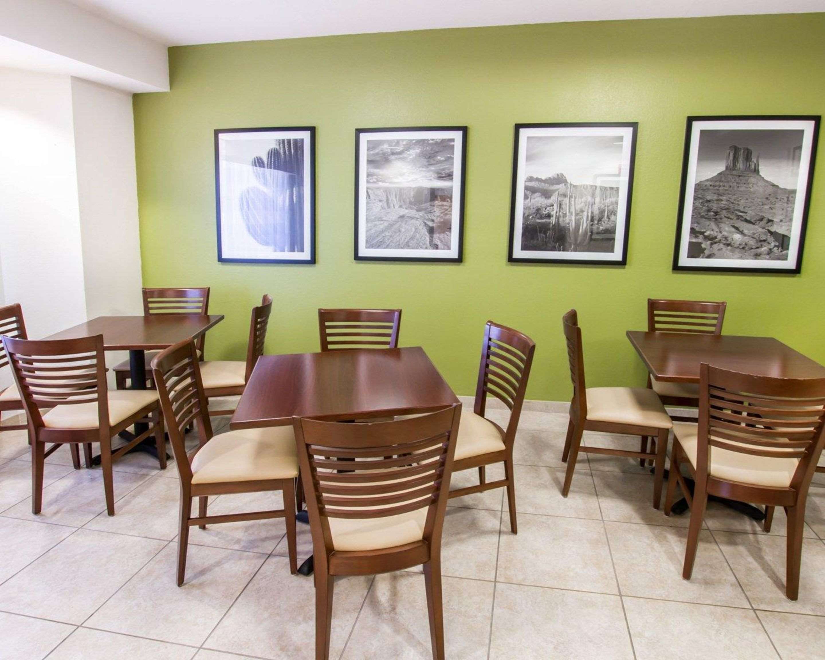 Breakfast room
