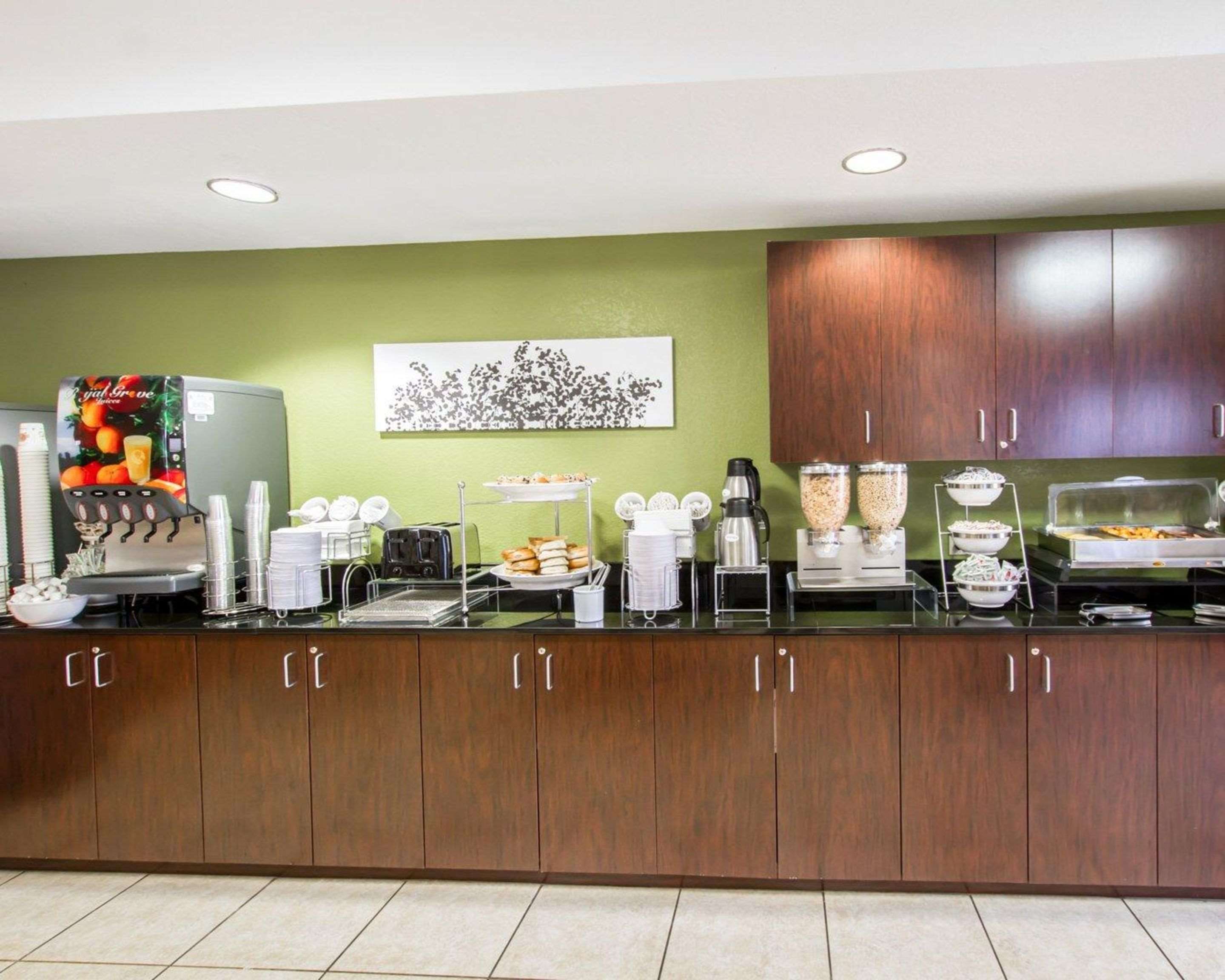 Breakfast counter