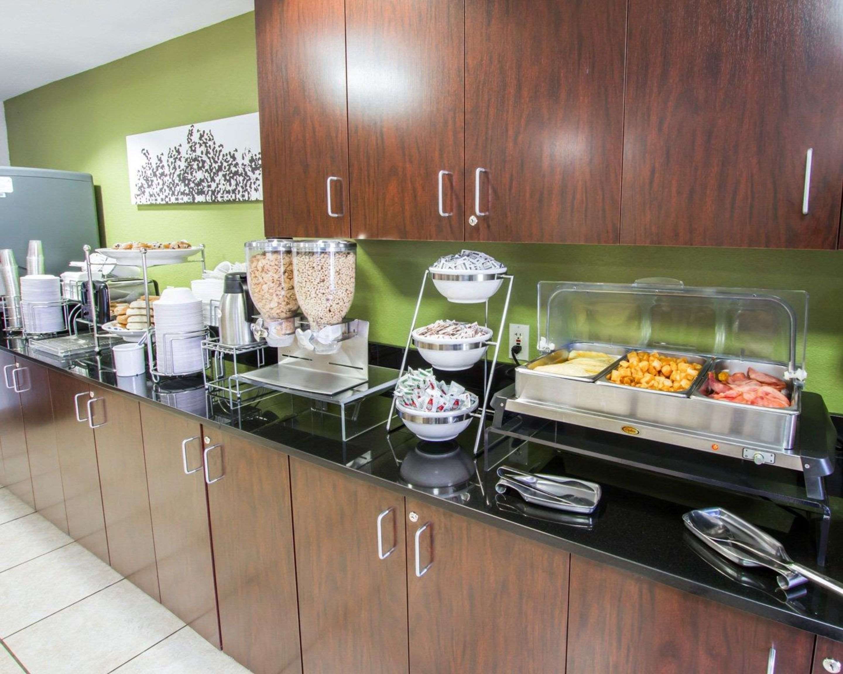 Breakfast counter