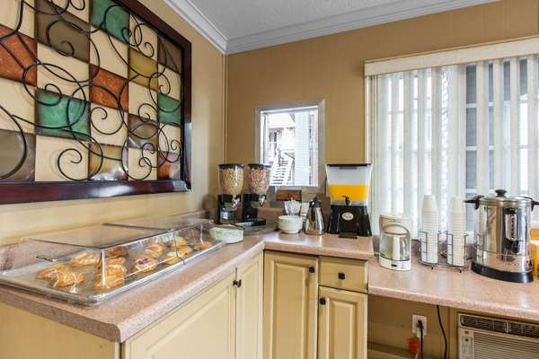 Amenities - Rodeway Inn Escondido - I-15, Exit 33