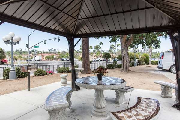 Exterior view - Rodeway Inn Escondido - I-15, Exit 33