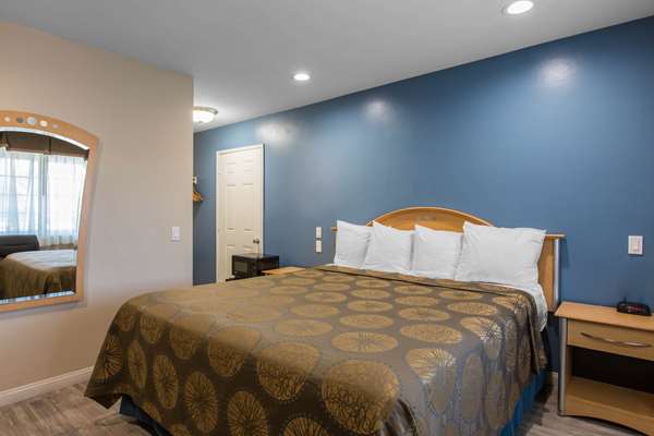 Suite - Rodeway Inn Escondido - I-15, Exit 33