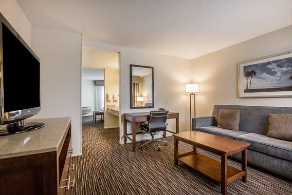 Suite - Quality Inn & Suites Hermosa Beach