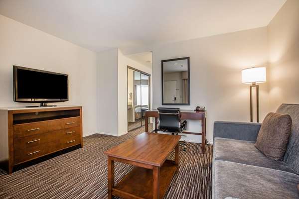 Suite - Quality Inn & Suites Hermosa Beach