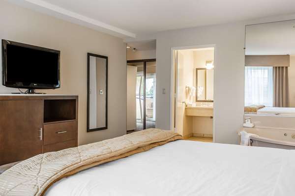 Suite - Quality Inn & Suites Hermosa Beach