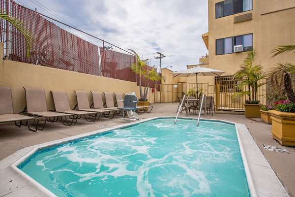 Pool - Quality Inn & Suites Hermosa Beach