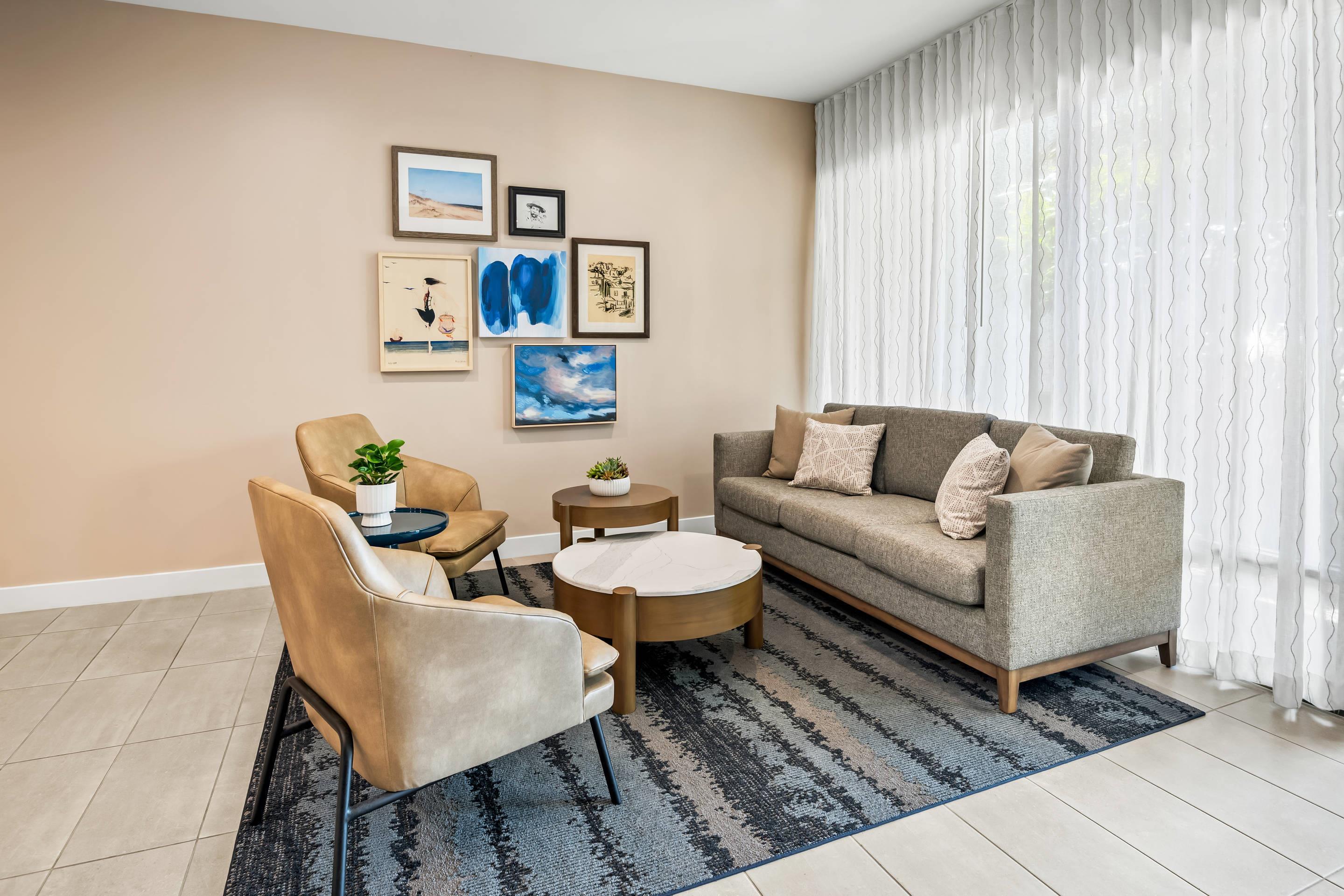 Lobby with sitting area | Quality Inn & Suites Hermosa Beach