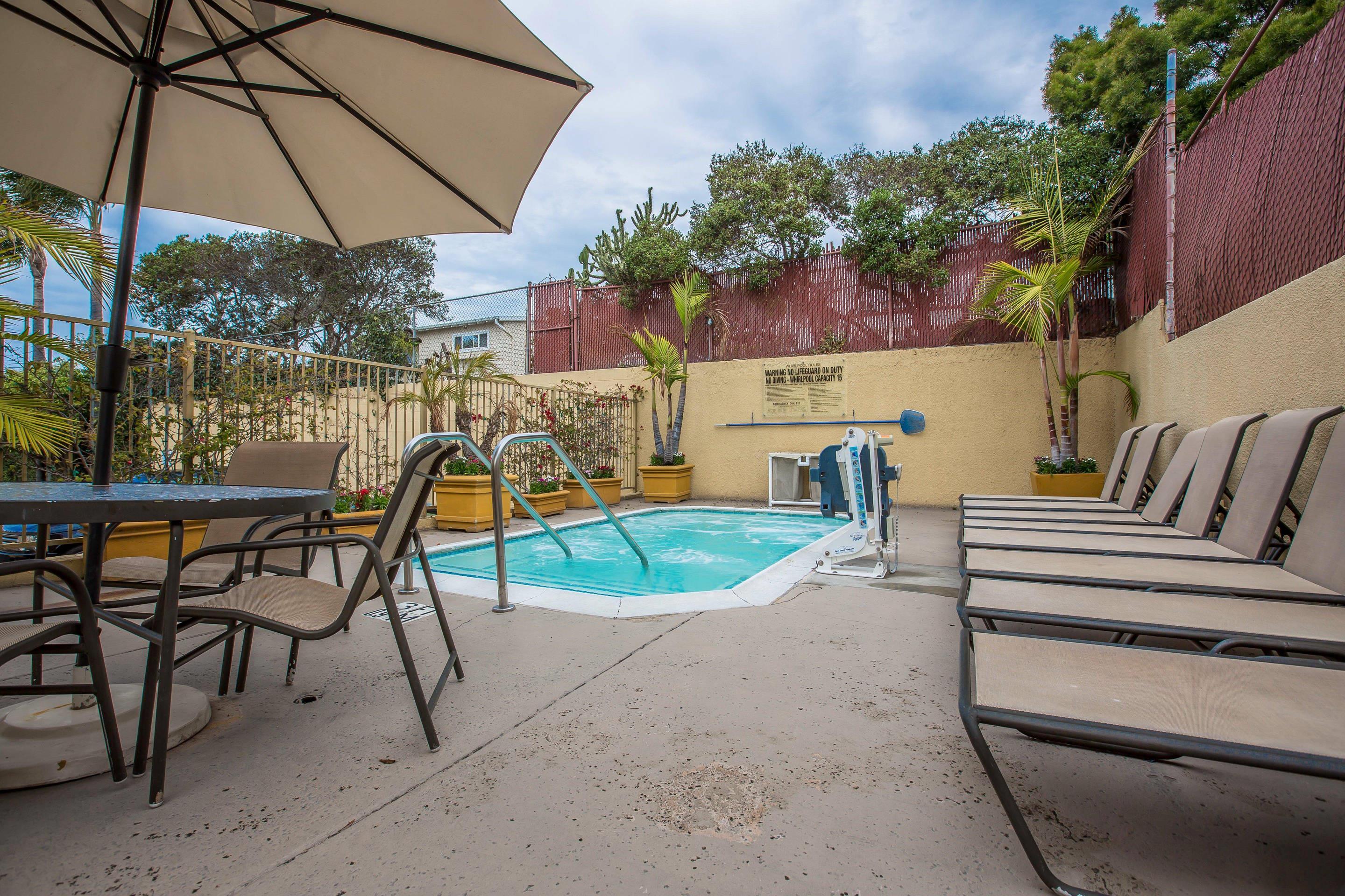 Outdoor pool | Quality Inn & Suites Hermosa Beach