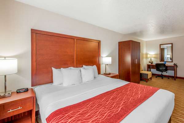  - Comfort Inn Weed - I-5, Exit 745