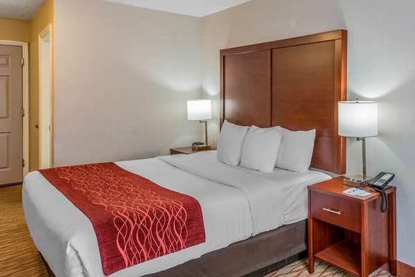  - Comfort Inn Weed - I-5, Exit 745