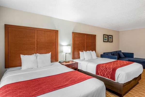 Suite - Comfort Inn Weed - I-5, Exit 745