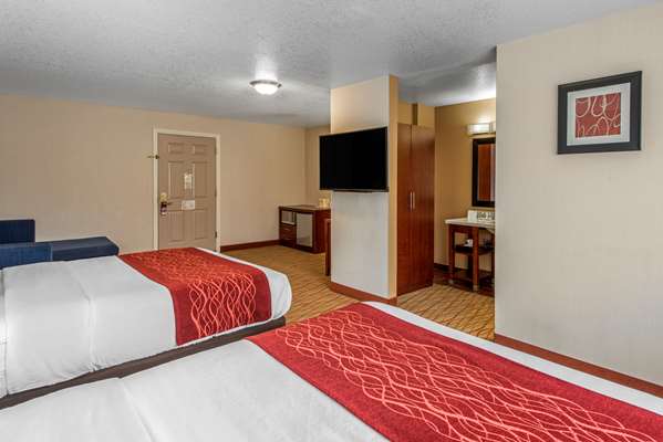 Suite - Comfort Inn Weed - I-5, Exit 745