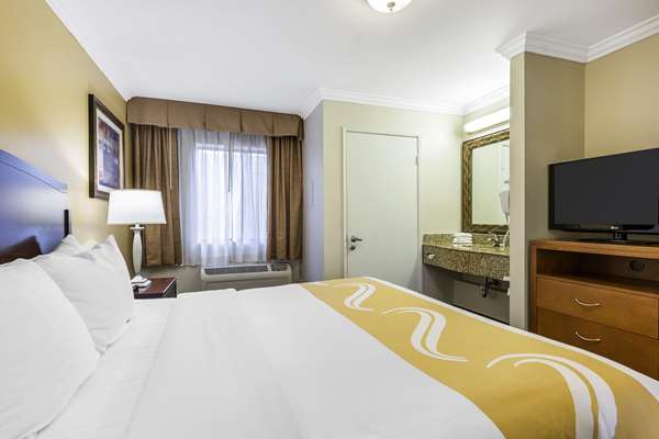 Suite - Quality Inn & Suites LAX Airport Inglewood