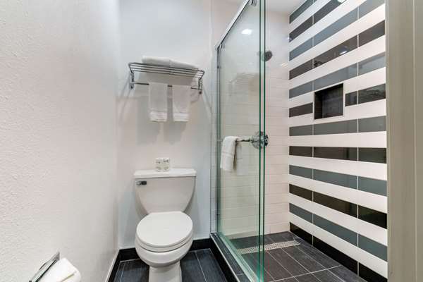 Suite - Quality Inn & Suites Vacaville - I-80, Exit 57