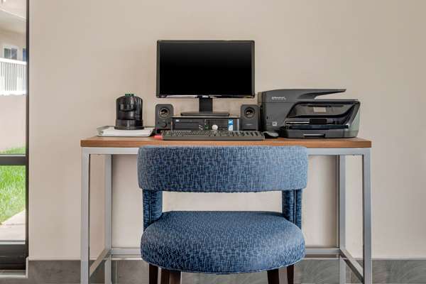 Conference Area - Quality Inn & Suites Vacaville - I-80, Exit 57