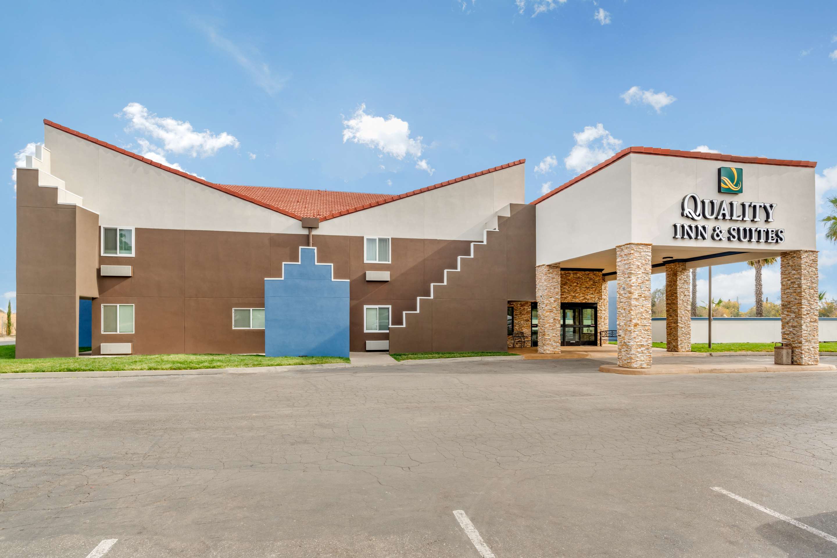 Hotel exterior | Quality Inn & Suites Vacaville