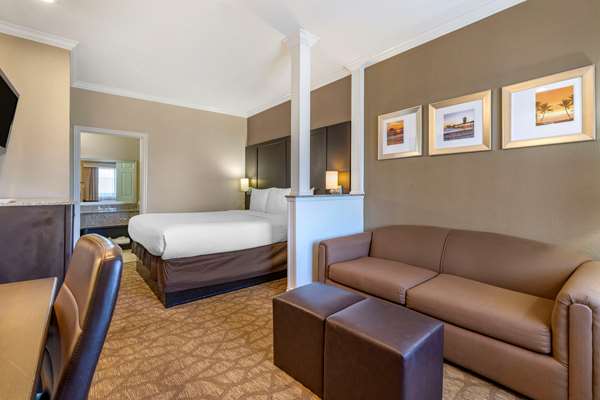 Suite - Comfort Inn & Suites Huntington Beach