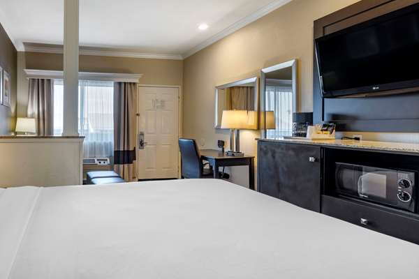 Suite - Comfort Inn & Suites Huntington Beach