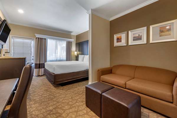 Suite - Comfort Inn & Suites Huntington Beach