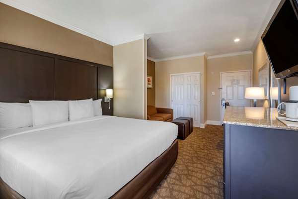 Suite - Comfort Inn & Suites Huntington Beach