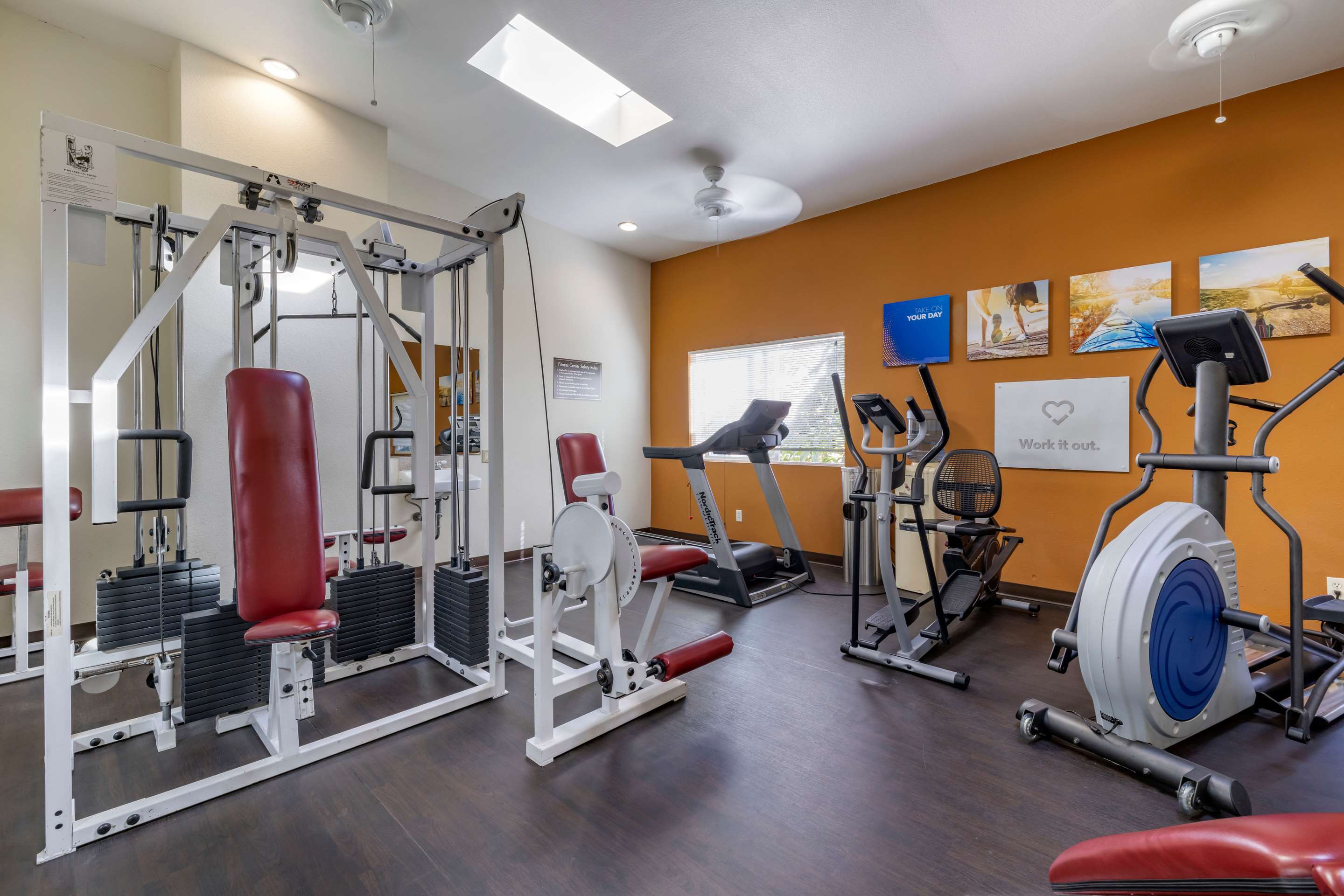 Fitness center | Comfort Inn & Suites Huntington Beach