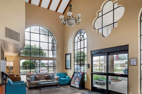  - Quality Inn & Suites Camarillo - US 101, Exit 57