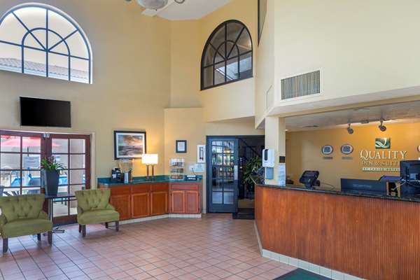  - Quality Inn & Suites Camarillo - US 101, Exit 57