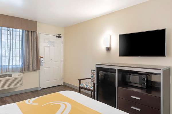  - Quality Inn & Suites Camarillo - US 101, Exit 57
