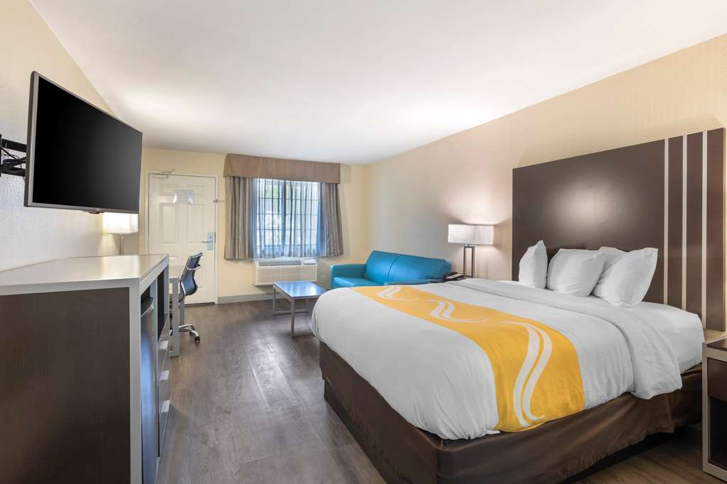 QUALITY INN AND SUITES CAMARILLO-OX-guestroom-Guest Room,Suite,On-Site.jpg