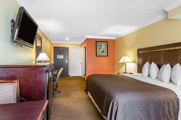  - Quality Inn & Suites Bell Gardens - I-710, Exit 15