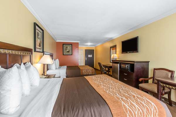  - Quality Inn & Suites Bell Gardens - I-710, Exit 15