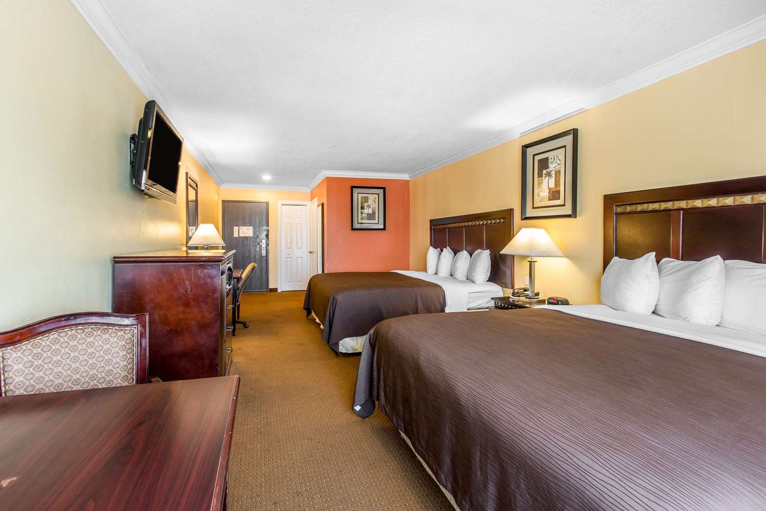 Quality Inn & Suites Bell Gardens I710, Exit 15, CA See Discounts