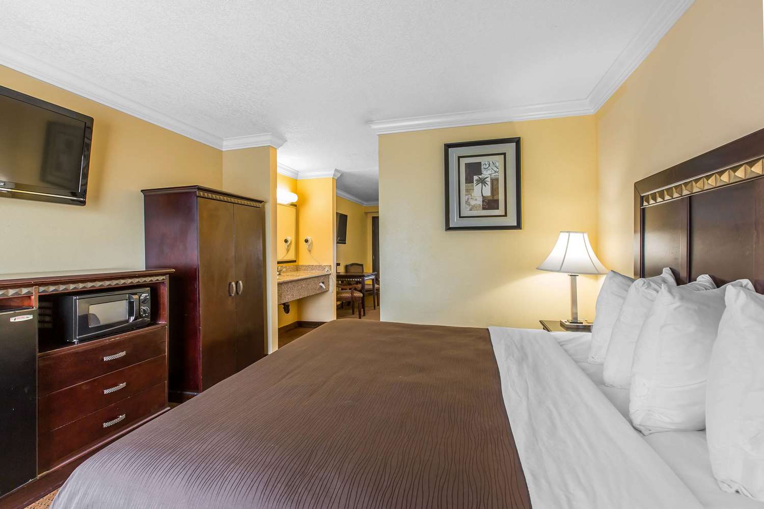Quality Inn & Suites Bell Gardens I710, Exit 15, CA See Discounts