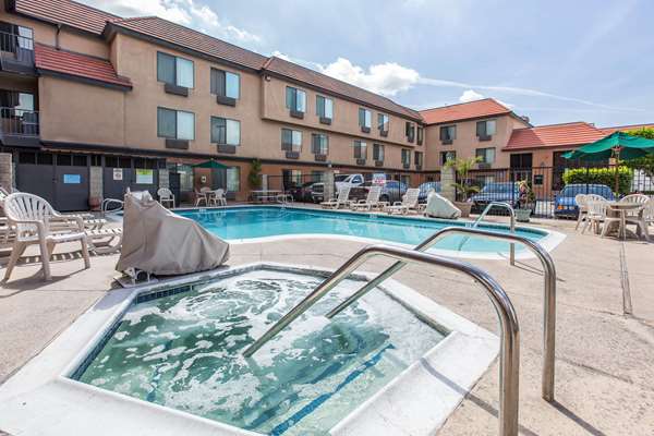Pool - Quality Inn & Suites Bell Gardens - I-710, Exit 15