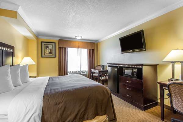 - Quality Inn & Suites Bell Gardens - I-710, Exit 15
