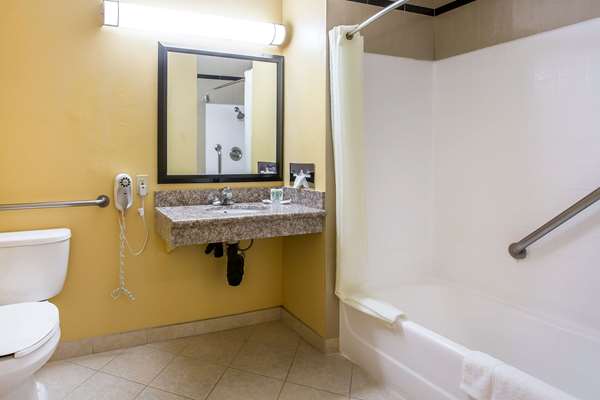 Suite - Quality Inn & Suites Bell Gardens - I-710, Exit 15