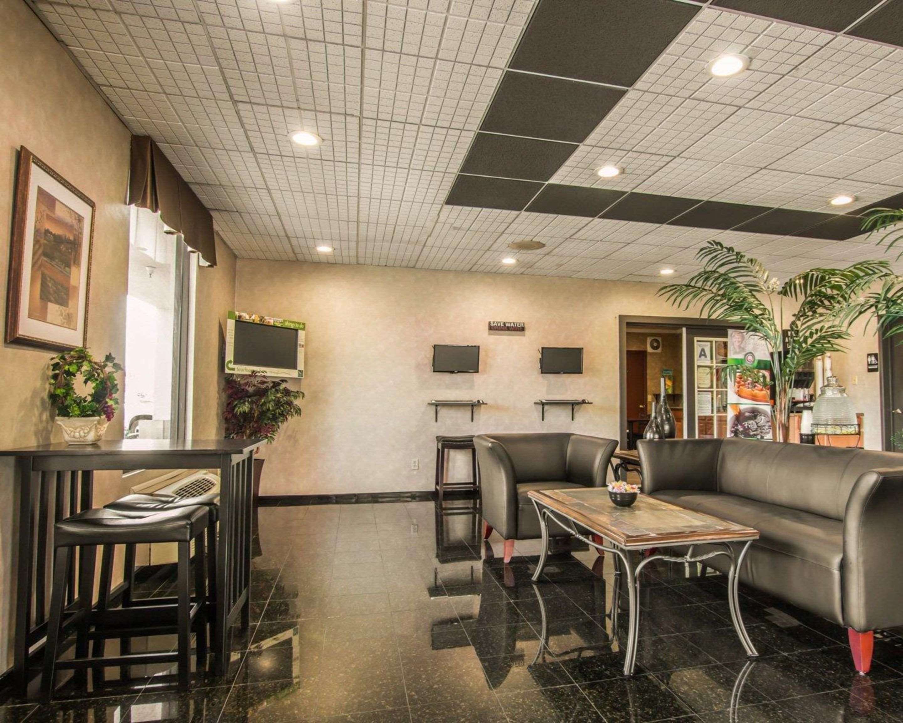 Lobby with sitting area